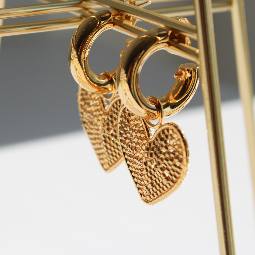 Woven heart gold